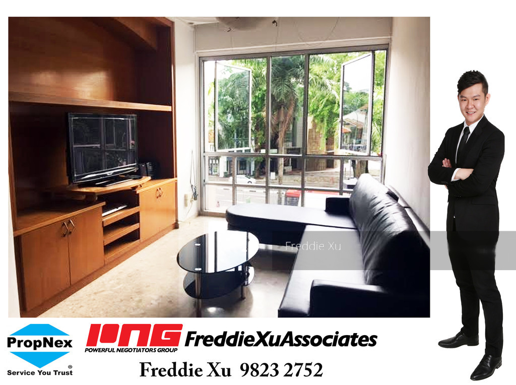 UE Square thumbnail photo